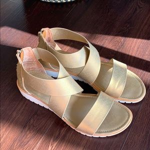Sofft Sandals, Gold Metallic fits like Size 9